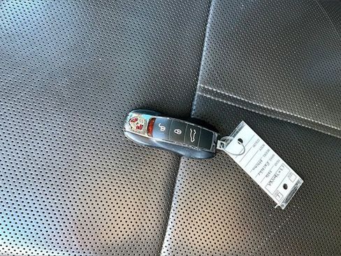 Used 2016 Porsche Macan S image 10