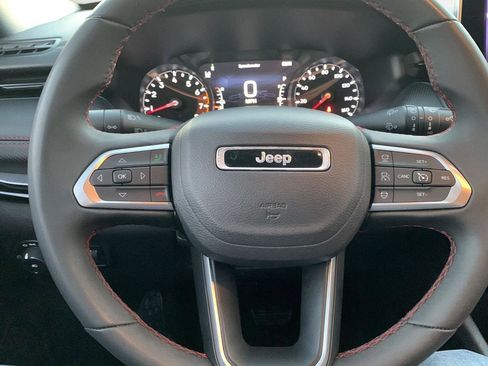 Used 2024 Jeep Compass Trailhawk image 14