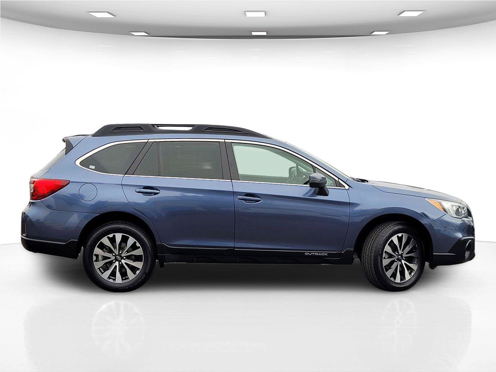 Used 2017 Subaru Outback 3.6R Limited AWD/4WD image 5