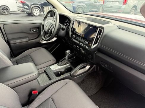 Used 2025 Nissan Frontier SV w/ SV Convenience Package AWD/4WD image 13