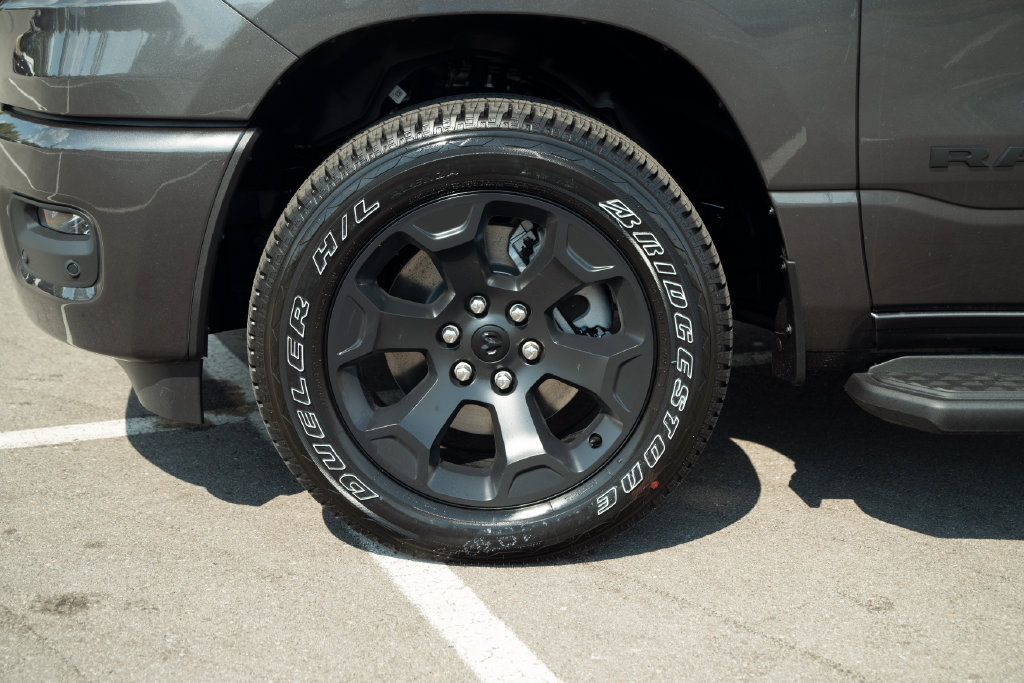 New 2027 RAM 1500 Express AWD/4WD image 9
