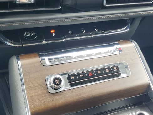 Used 2025 Lincoln Aviator Reserve w/ Illumination Package AWD/4WD image 18
