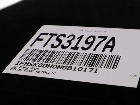 Certified 2022 Ford Explorer XLT w/ Equipment Group 202A image 35