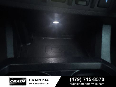 Used 2017 Toyota Tacoma TRD Off-Road w/ Premium & Technology Package AWD/4WD image 24