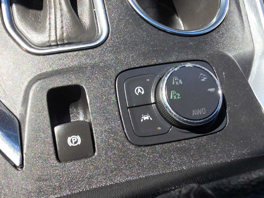 Used 2023 Chevrolet Traverse High Country w/ LPO, 'HIT The Road' Package AWD/4WD image 13