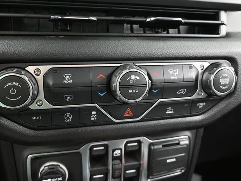 New 2026 Jeep Gladiator Willys image 19