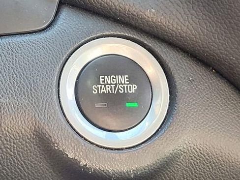 Used 2019 Chevrolet Equinox LS image 29