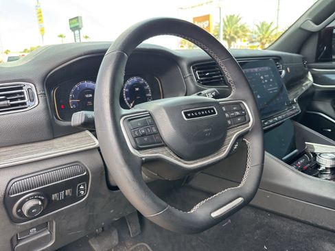 Used 2022 Jeep Wagoneer Series II image 18