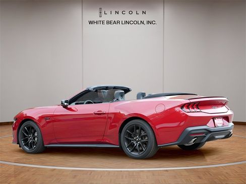 Used 2024 Ford Mustang GT Premium image 7