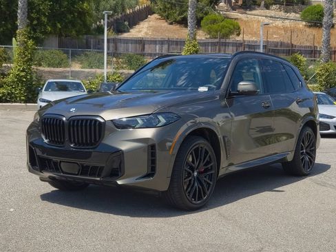 New 2026 BMW X5 xDrive40i w/ M Sport Package AWD/4WD image 2