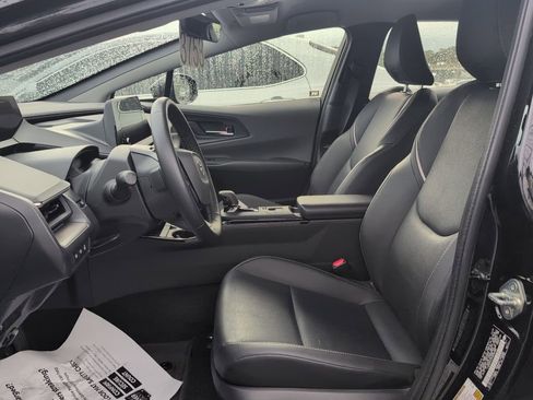 Used 2024 Toyota Prius XLE image 8