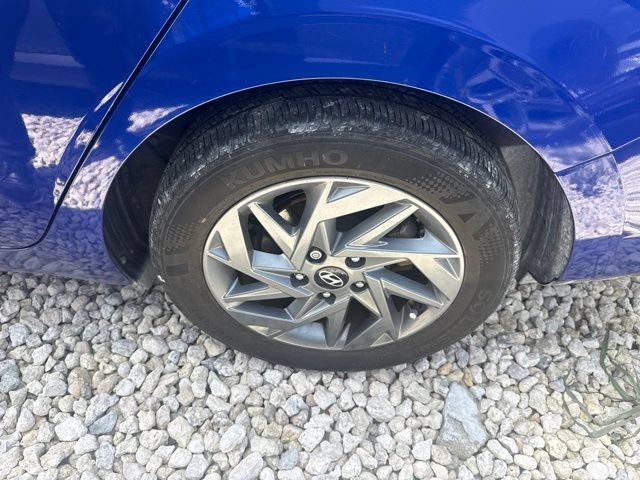 Used 2024 Hyundai Elantra SEL FWD image 11