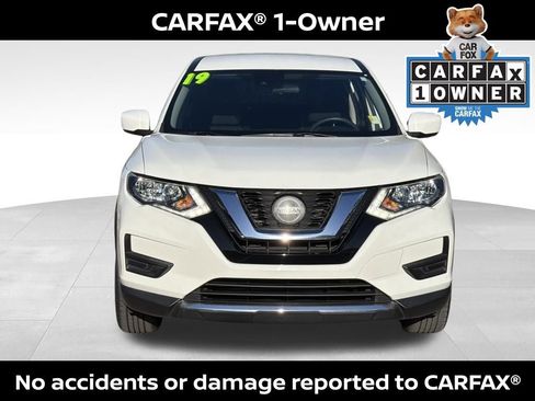 Certified 2019 Nissan Rogue S image 2