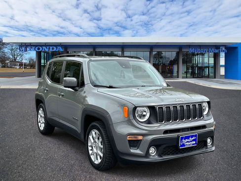 Used 2021 Jeep Renegade Latitude FWD image 1