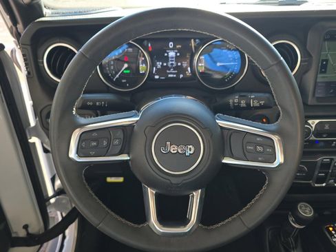 Used 2023 Jeep Wrangler Unlimited Sahara image 8