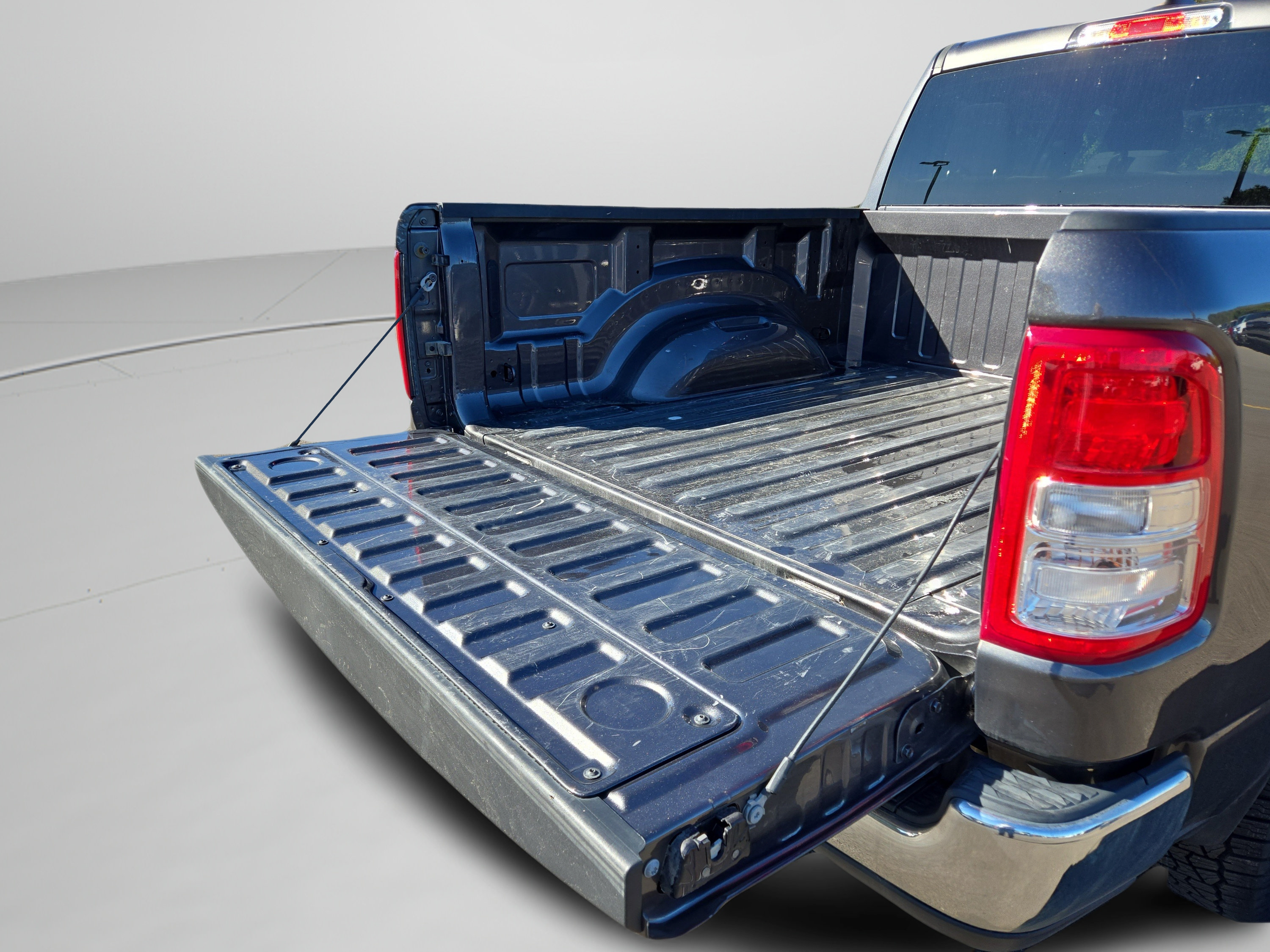 Used 2023 RAM 1500 Big Horn AWD/4WD image 29