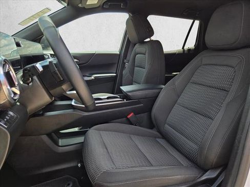 Used 2025 Chevrolet Equinox LT AWD/4WD image 16