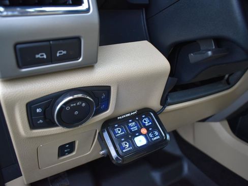 Used 2016 Ford F150 Lariat image 42