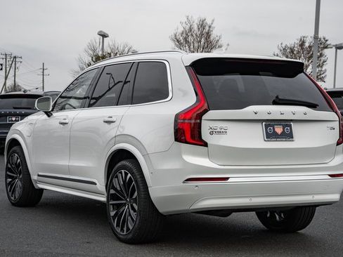 Used 2025 Volvo XC90 T8 Plus w/ Protection Package Premier image 5