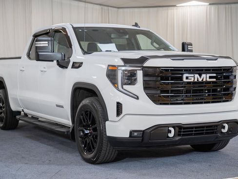 Used 2022 GMC Sierra 1500 Elevation w/ Preferred Package AWD/4WD image 1