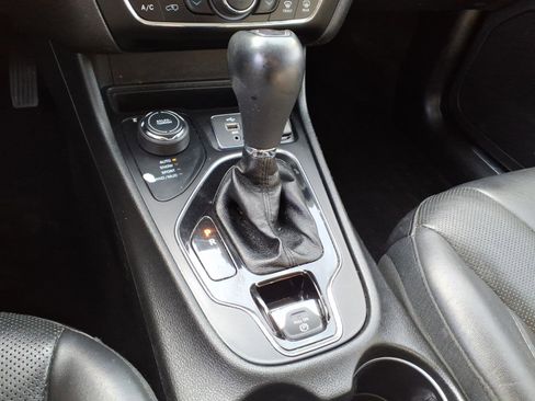 Certified 2019 Jeep Cherokee Limited image 16