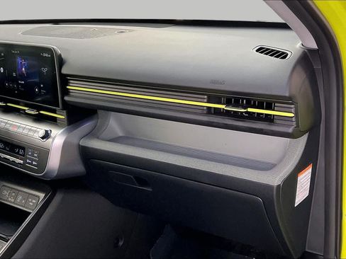 Used 2025 Hyundai Kona Limited FWD image 18