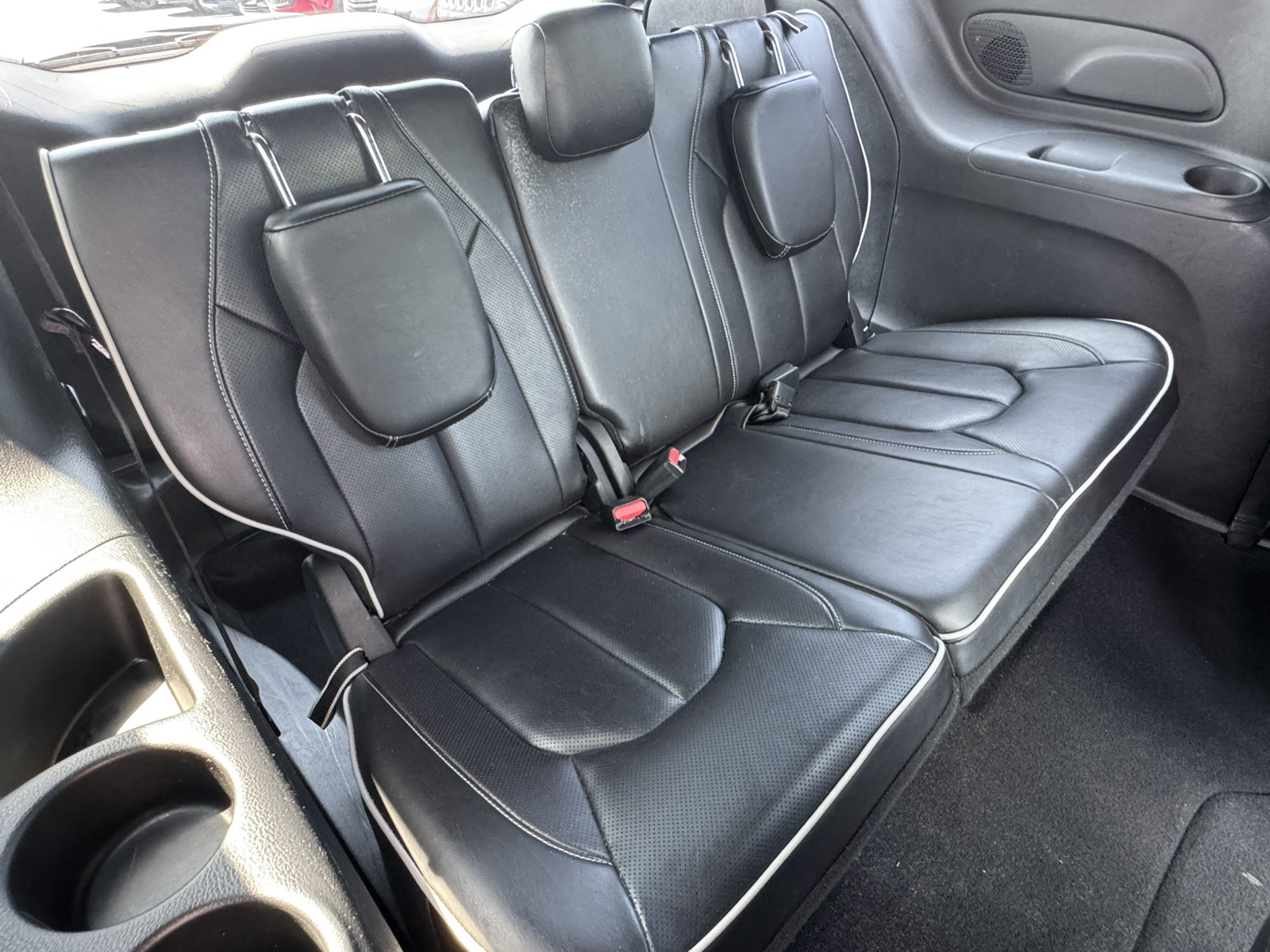 Used 2025 Chrysler Pacifica Limited FWD image 20