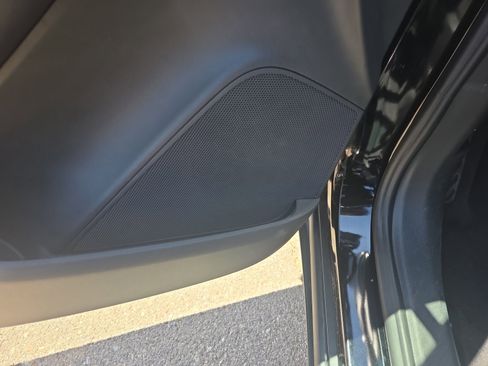 Used 2020 Chevrolet Trax LT w/ Redline Edition image 27