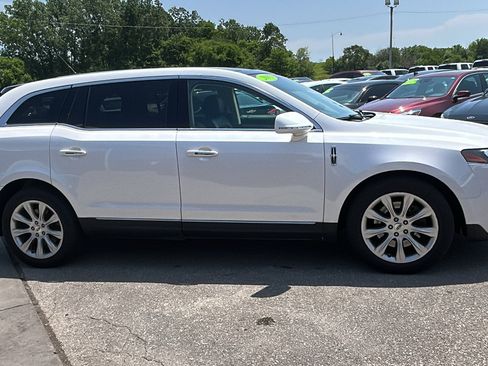 Used 2015 Lincoln MKT AWD w/ Equipment Group 201A image 5