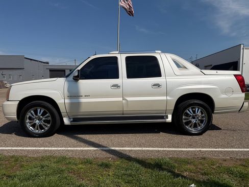 Used 2002 Cadillac Escalade EXT AWD/4WD image 8