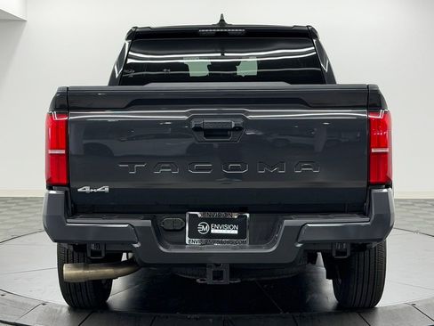 Used 2025 Toyota Tacoma SR5 AWD/4WD image 11