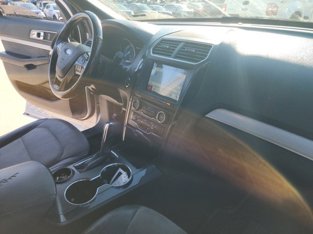 Used 2017 Ford Explorer XLT w/ Equipment Group 202A FWD image 42