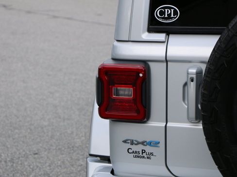 Used 2024 Jeep Wrangler High Altitude AWD/4WD image 5