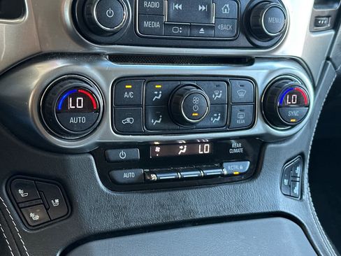 Used 2019 Chevrolet Suburban Premier AWD/4WD image 23