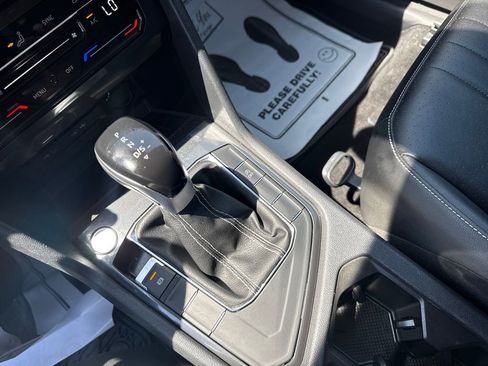 Used 2023 Volkswagen Tiguan SE image 27