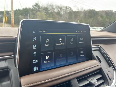 Used 2024 Chevrolet Suburban High Country w/ Advanced Technology Package image 19