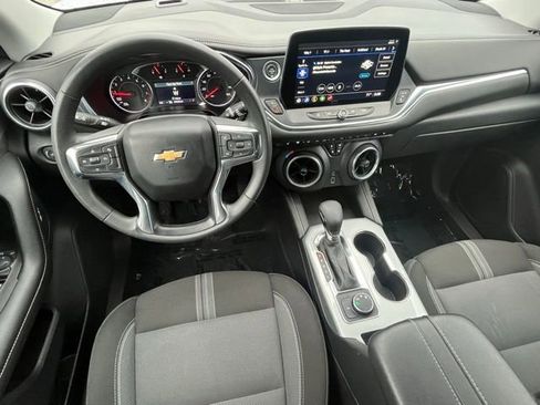 Used 2025 Chevrolet Blazer LT AWD/4WD image 10