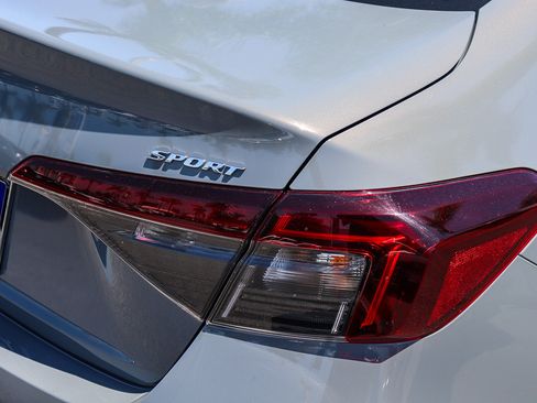 Certified 2025 Honda Civic Sport image 9