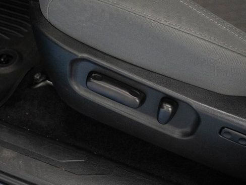 Used 2022 Toyota Tacoma SR5 w/ Technology Package image 15