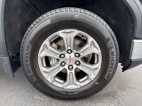 Certified 2024 GMC Sierra 1500 SLT AWD/4WD image 9