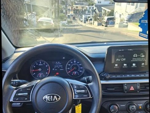 Used 2020 Kia Forte LXS image 2