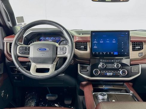 Used 2024 Ford Expedition Limited AWD/4WD image 13