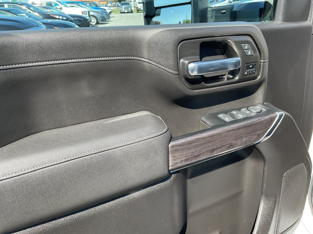 Used 2022 Chevrolet Silverado 2500 LTZ w/ Snow Plow Prep/Camper Package AWD/4WD image 16