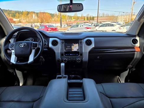 Used 2017 Toyota Tundra Limited w/ Limited Premium Package image 10