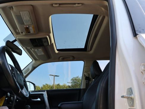 Used 2018 Toyota 4Runner SR5 Premium AWD/4WD image 30