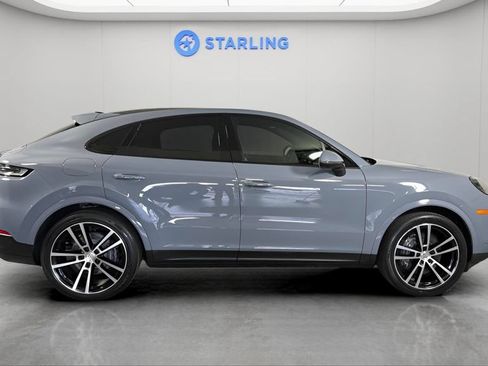 Used 2024 Porsche Cayenne Coupe AWD/4WD image 12