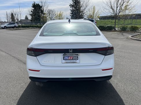 New 2025 Honda Accord SE image 4