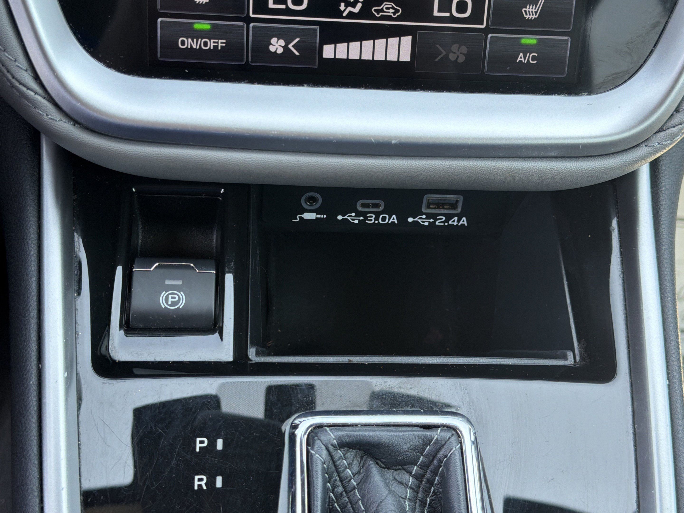 Used 2023 Subaru Outback Premium AWD/4WD image 13