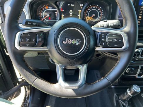 Used 2025 Jeep Wrangler Unlimited Sahara AWD/4WD image 20