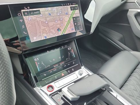 Used 2022 Audi e-tron S Prestige image 26